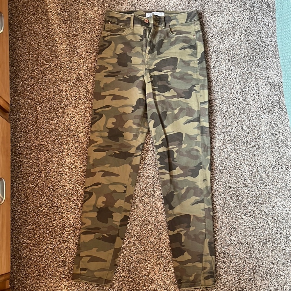 Zara high rise Camo Jeans